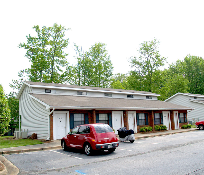 3168 Atlanta Hwy in Gainesville, GA - Building Photo