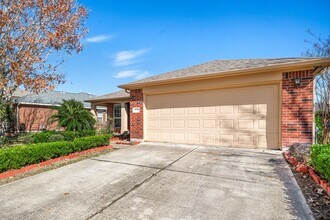9710 Golden Park Ln in Houston, TX - Building Photo - Building Photo