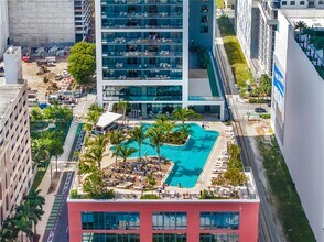 159 NE 6th St, Unit 3005 in Miami, FL - Building Photo - Building Photo