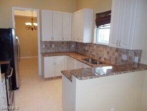 1445 Mariposa Cir in Naples, FL - Building Photo - Building Photo