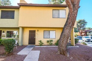 200 Bel Port Dr in Las Vegas, NV - Building Photo