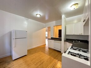 1322 Oak Ave in Evanston, IL - Building Photo - Building Photo