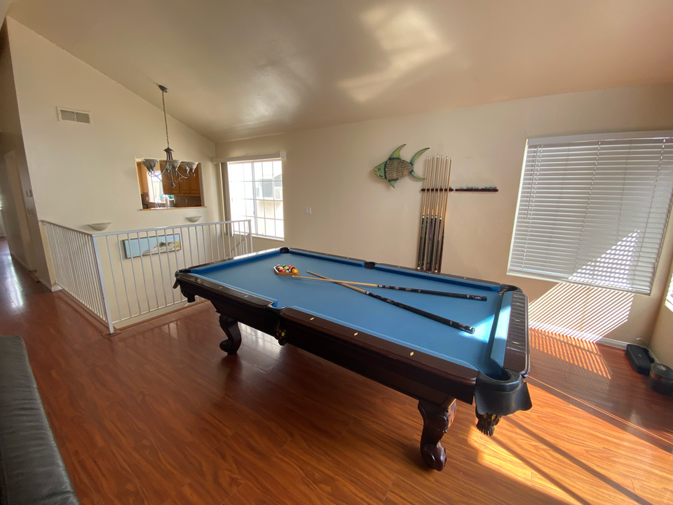 414 E Balboa Blvd in Newport Beach, CA - Building Photo