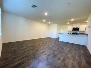 9126 Hitmaker St in Las Vegas, NV - Building Photo - Building Photo