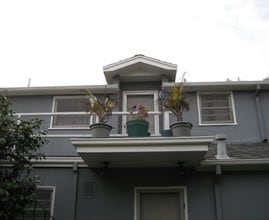 Colonial Apartments in East Palo Alto, CA - Building Photo - Building Photo