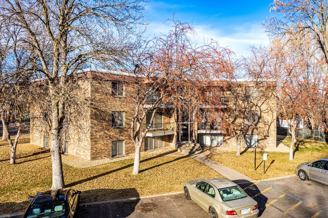 Broadway Village Apartments in Minneapolis, MN - Building Photo