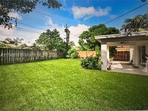 120 NE 26th St in Pompano Beach, FL - Foto de edificio - Building Photo