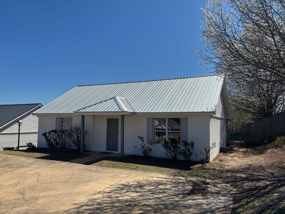 415 Beauregard Circle in Oxford, MS - Foto de edificio