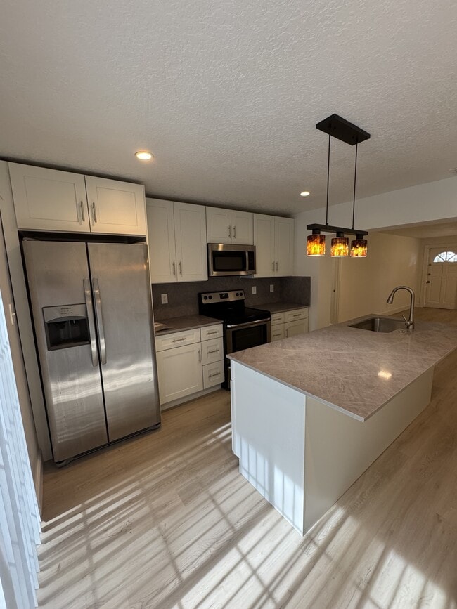 5125 SW 92nd Terrace in Cooper City, FL - Building Photo - Building Photo