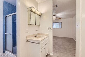 4460 E Rita Dr in Las Vegas, NV - Foto de edificio - Building Photo