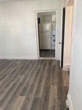 651 Flora Ave in Winnipeg, MB - Building Photo - Building Photo