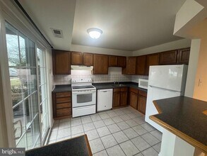 408 Beacon Hill Dr in Southampton, PA - Building Photo - Building Photo