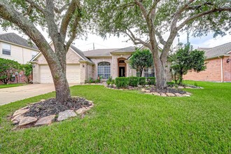 1410 Greenway Village Dr in Katy, TX - Building Photo - Building Photo