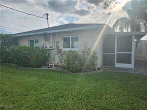 1623 SW Santa Barbara Pl in Cape Coral, FL - Building Photo - Building Photo
