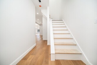 11 Knollin St, Unit 2 in Malden, MA - Building Photo - Building Photo