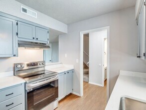 1215 Lakecrest Dr in Norman, OK - Building Photo - Building Photo