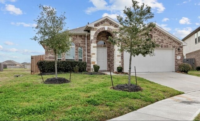 property at 689 Forest Bend Ln