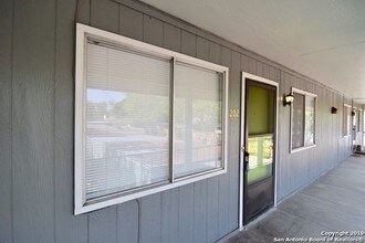 311 San Antonio Ave in Boerne, TX - Building Photo - Building Photo