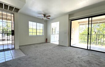 10930 Summerdale Way in San Diego, CA - Building Photo - Building Photo