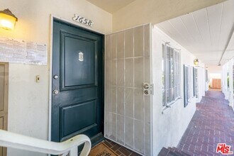 1658 N Sierra Bonita Ave in Los Angeles, CA - Building Photo - Building Photo