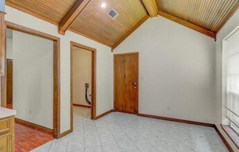 1119 Meadowvale Dr in Beaumont, TX - Building Photo - Building Photo