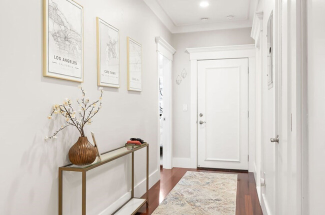 257 E St, Unit 2 in Boston, MA - Building Photo - Building Photo
