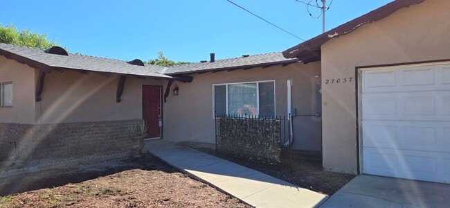 27037 E 9th St in Highland, CA - Building Photo - Building Photo