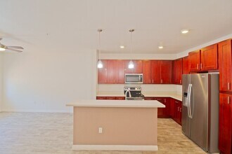 550 Kamaaha Ave in Kapolei, HI - Building Photo - Building Photo