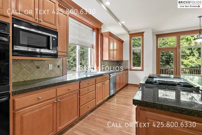 2830 206th Terrace NE in Sammamish, WA - Building Photo - Building Photo