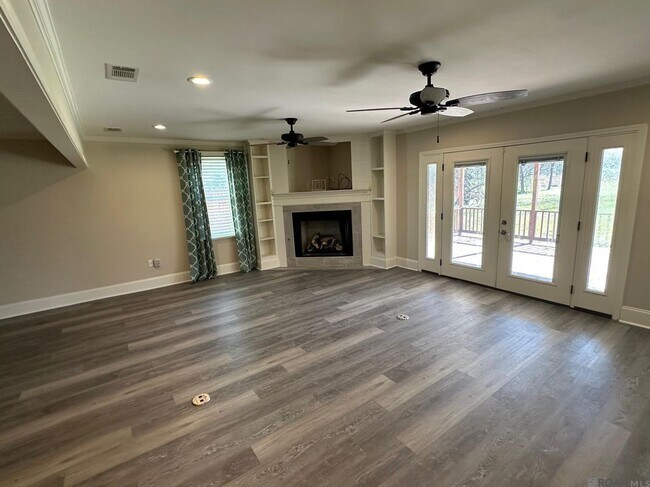 9620 Island Rd in Ventress, LA - Foto de edificio - Building Photo