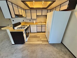 1480 Tamareno Cir in Las Vegas, NV - Building Photo - Building Photo