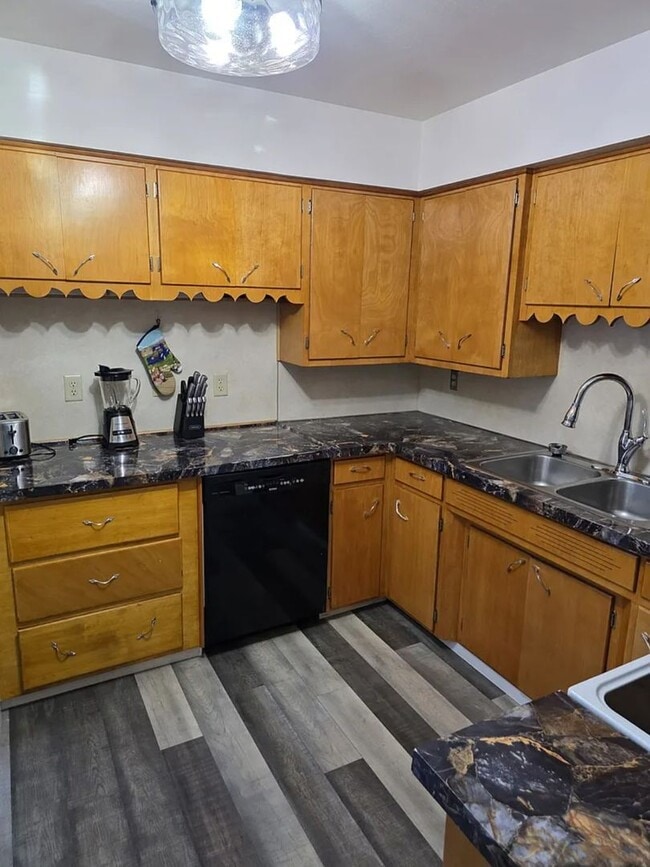 1207 2nd St SW in Mandan, ND - Building Photo - Building Photo