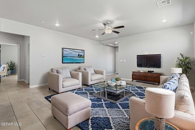 788 Plains Blackfoot Dr, Unit 0601 in Socorro, TX - Building Photo - Building Photo