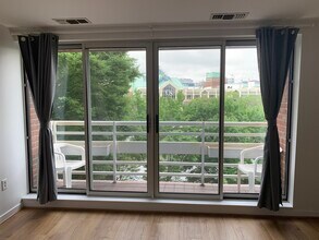 4 Canal Park, Unit TGL in Cambridge, MA - Foto de edificio - Building Photo