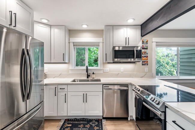 property at 4980 S Landing Dr
