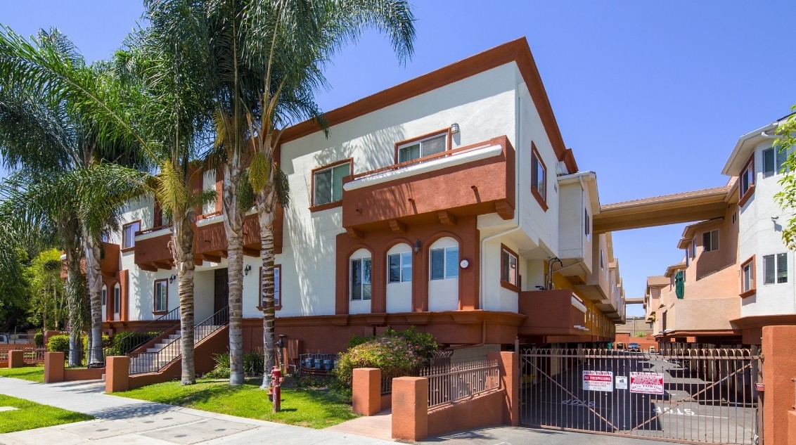 Burnet Townhomes in North Hills, CA - Building Photo