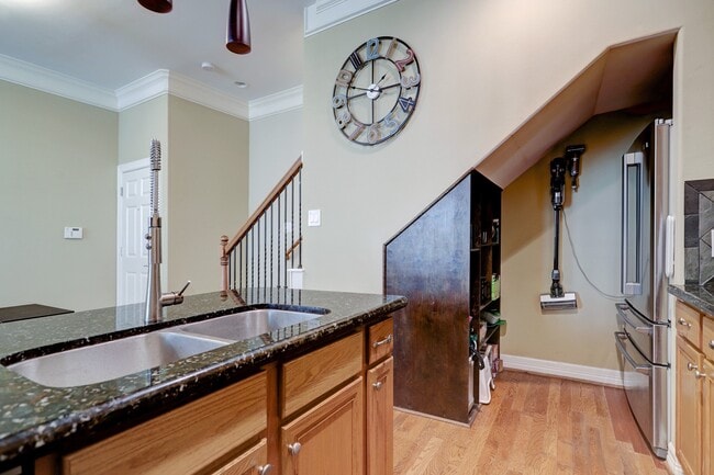 property at 1530 W 25th St