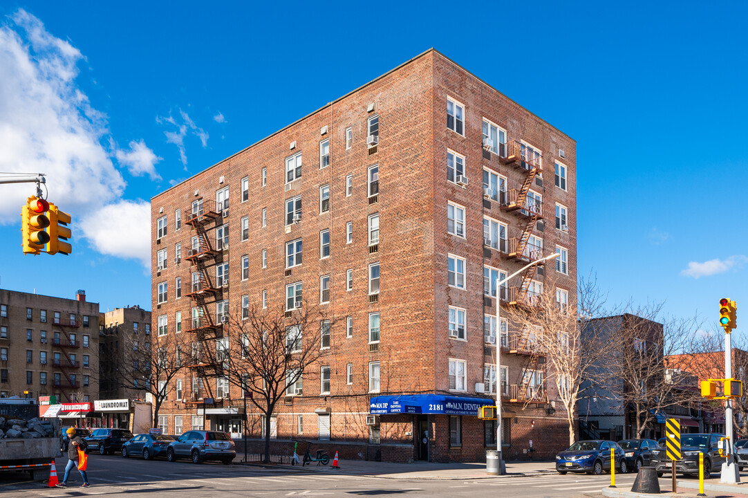 2181 Starling Ave in Bronx, NY - Foto de edificio