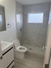 10384 SW 173rd St in Miami, FL - Building Photo - Building Photo