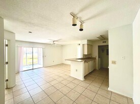1222 Bermuda Lakes Ln in Kissimmee, FL - Building Photo