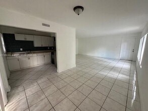 5400 NW 18th St in Lauderhill, FL - Building Photo - Building Photo