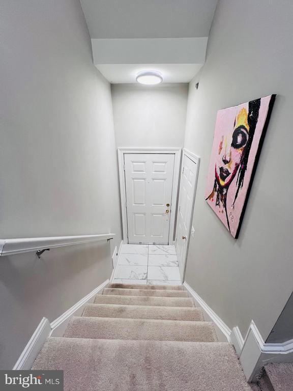 46375 Pryor Square in Cascades, VA - Building Photo - Building Photo