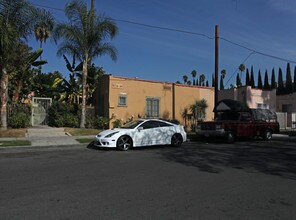 5225 De Longpre Ave in Los Angeles, CA - Building Photo - Building Photo