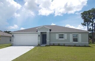 30 Louisburg Ln in Palm Coast, FL - Building Photo