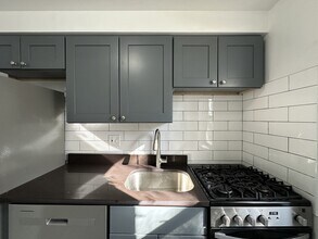 6719 N California Ave in Chicago, IL - Foto de edificio - Building Photo