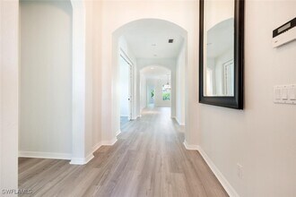 10800 Fieldfair Dr in Naples, FL - Foto de edificio - Building Photo