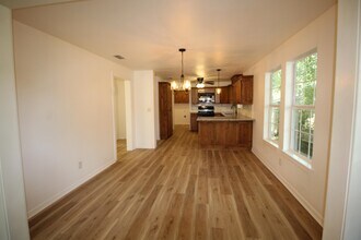 111 W Wolfe St in Grand Saline, TX - Building Photo - Building Photo