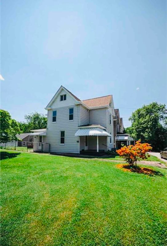 108 Ellsworth Ave in Elizabeth, PA - Building Photo - Building Photo