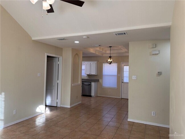 13 West Dr in Edinburg, TX - Building Photo - Building Photo