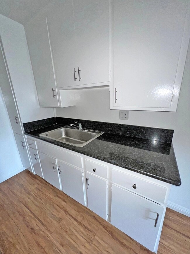 4524 S Slauson Ave, Unit 2 in Culver City, CA - Foto de edificio - Building Photo